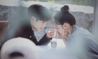下面图片中，老师写的评语是啥汉字，不认识？